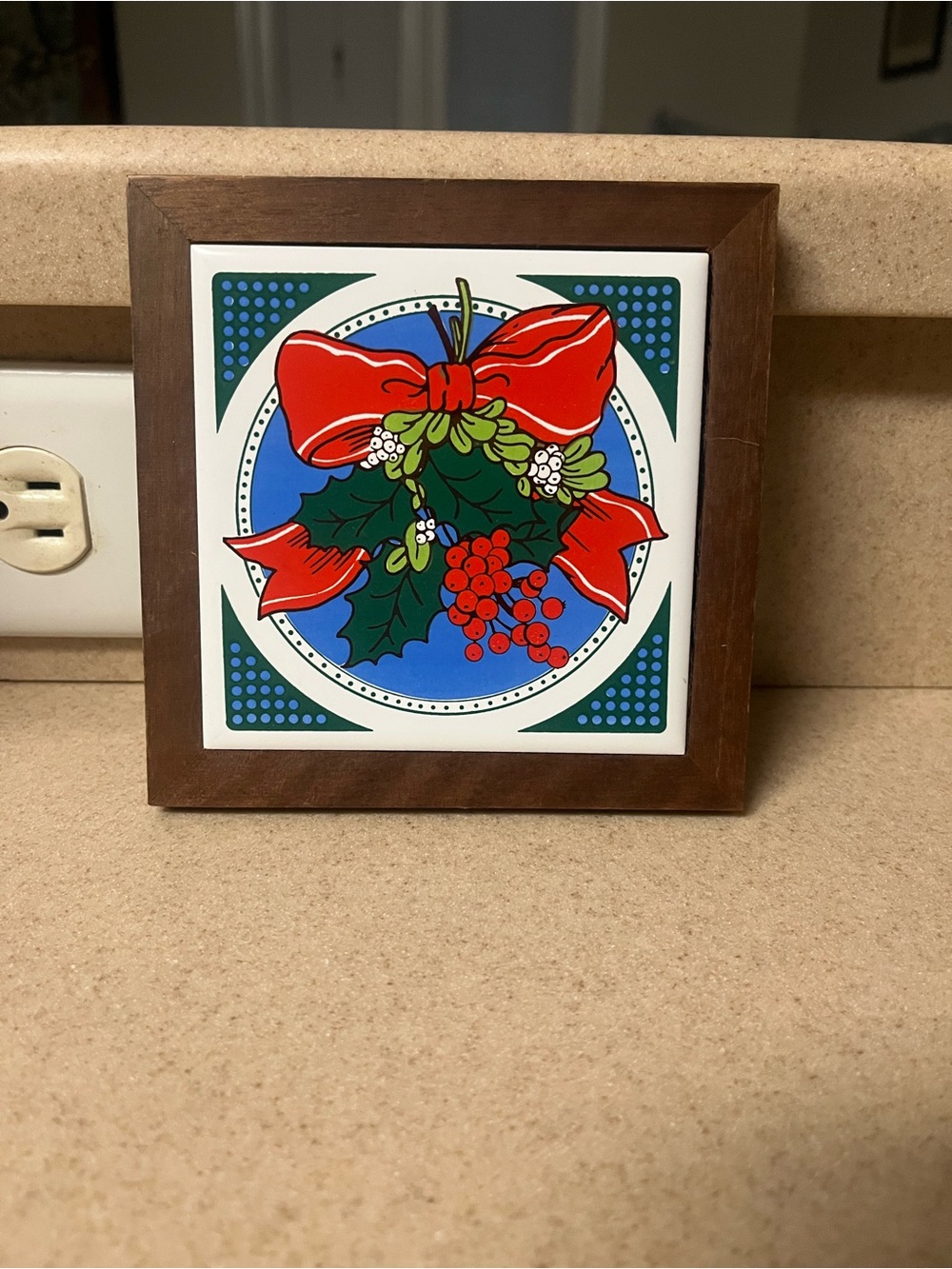 vintage Jasco wood framed ceramic tile Christmas trivet - Mistletoe Bow